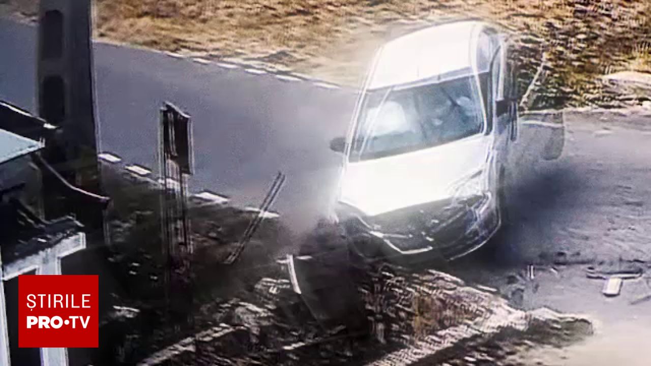 Accident după furtul unei mașini în care se afla un copil: un bărbat de 59 de ani a fost arestat preventiv