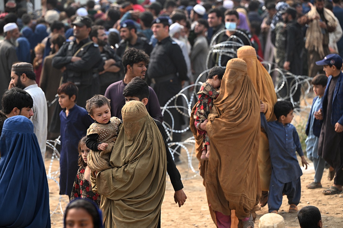 Tragedie în Pakistan: Cel puțin 29 de copii au murit după prăbușirea acoperișului unei școli din Peshawar