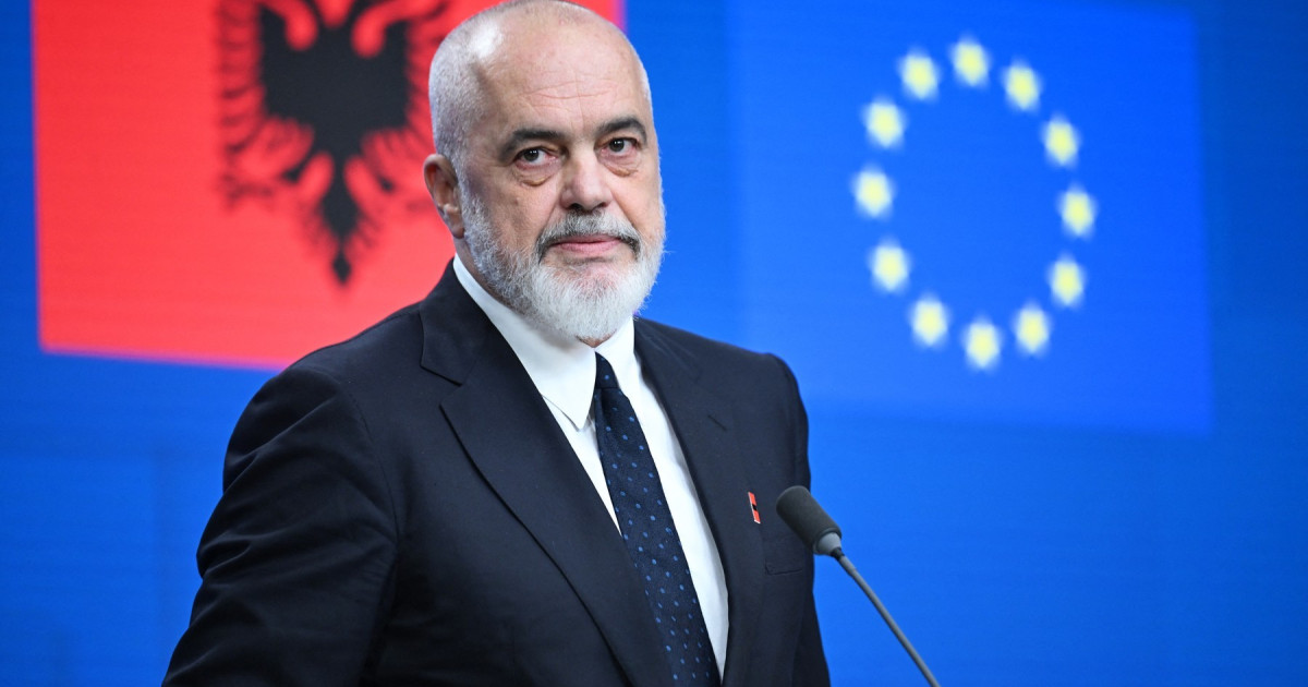 Proteste violente în Tirana: Studenții cer demisia premierului Edi Rama pe fondul acuzațiilor de corupție