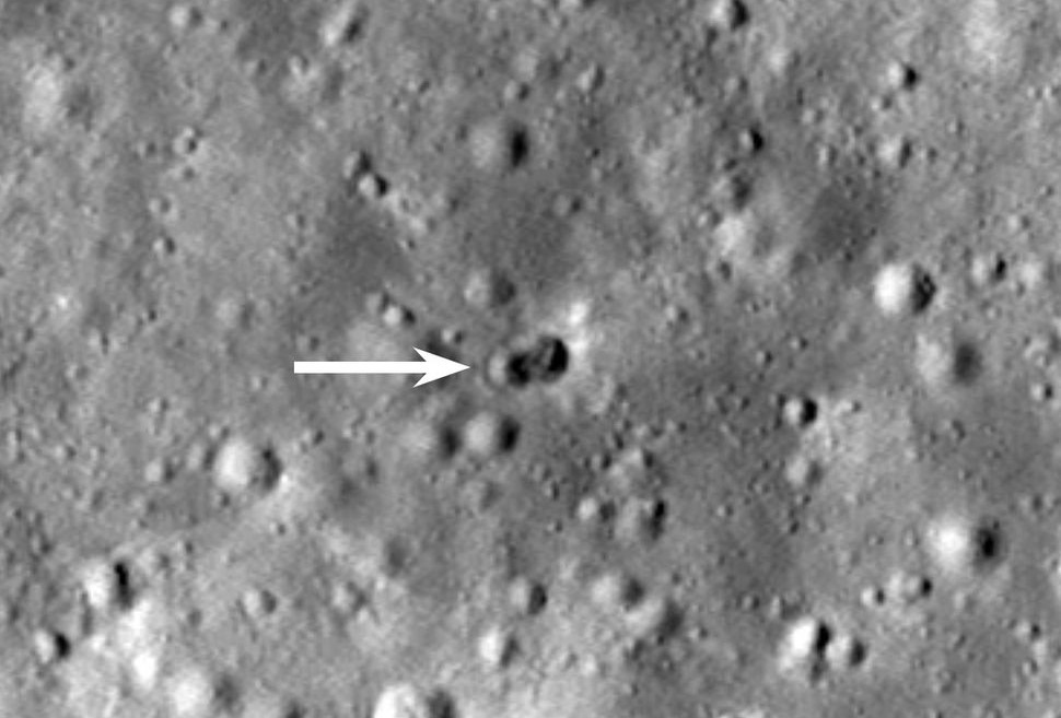 Un crater masiv a apărut recent pe Lună: descoperirea spectaculoasă realizată de o sondă NASA