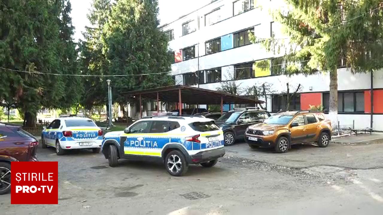 Incident la un liceu din Baia Mare: un elev a amenințat un coleg cu o armă albă, de fapt o brichetă