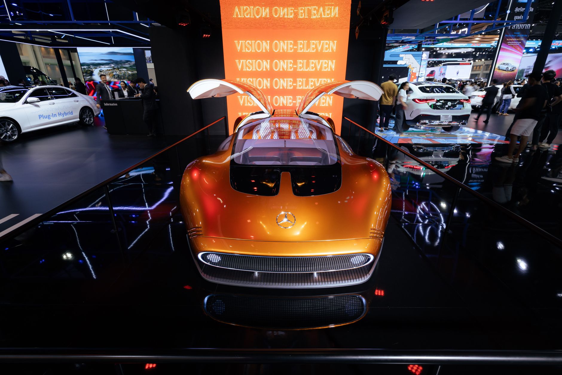 Tesla prezintă noul Roadster: automobil electric capabil să zboare și să execute manevre aeriene