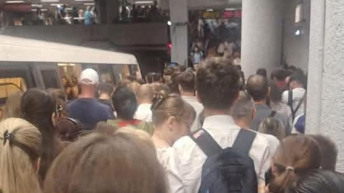 Incident la metrou în stația Ștefan cel Mare: o femeie de 24 de ani a fost lovită de un tren
