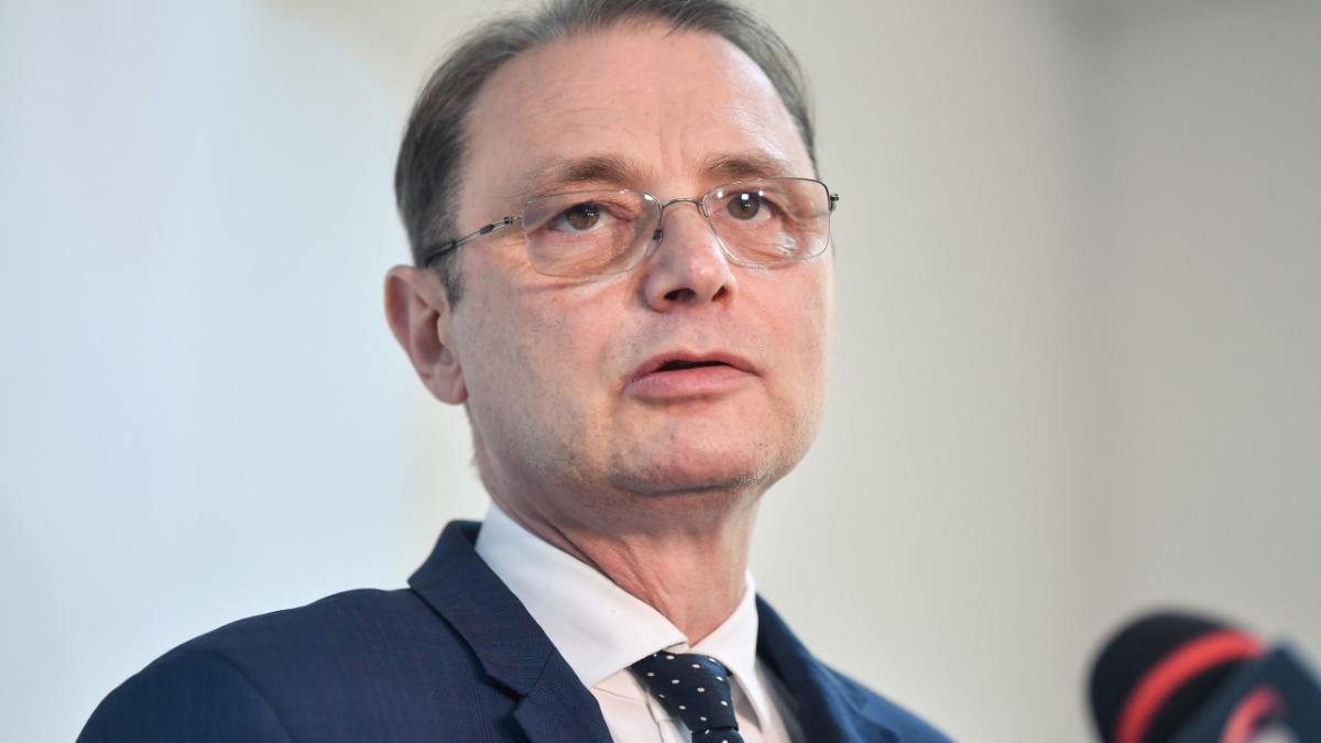 Luca Niculescu, surprins la un restaurant în Capitală. Detalii despre prioritățile Guvernului propus