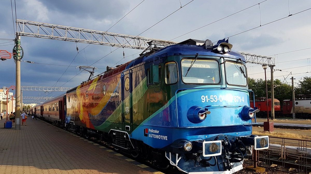 Trafic feroviar blocat între Brașov și Hărman din cauza unei defecțiuni la un tren CFR Călători