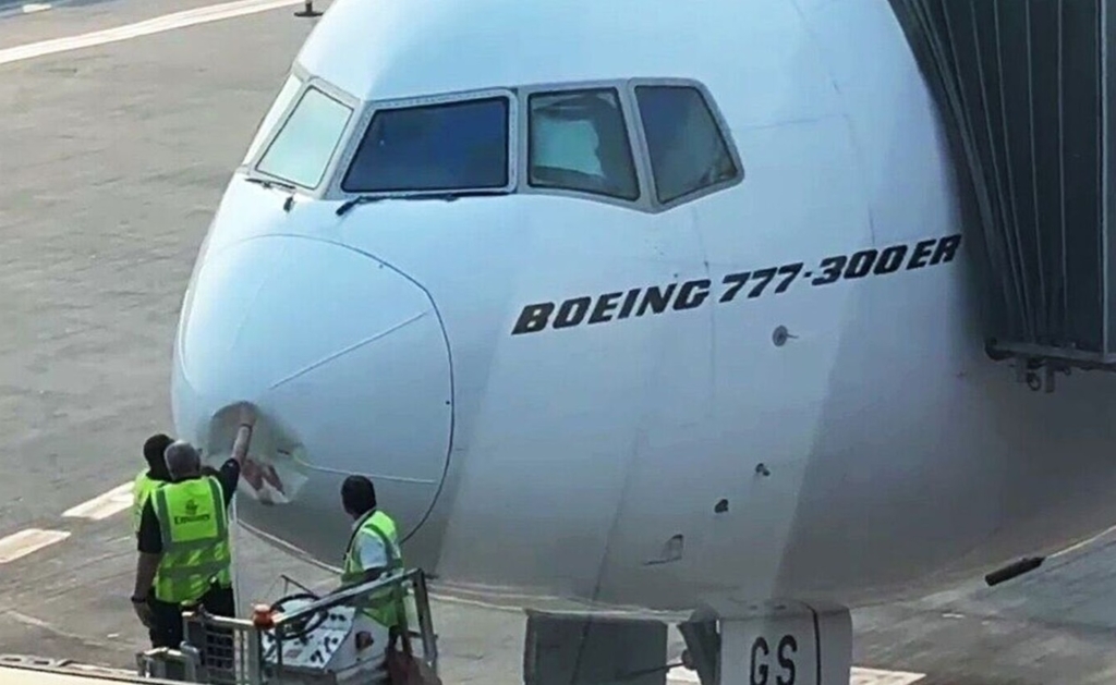 Un avion de business a pierdut o ușă în timpul zborului, în Nigeria. Echipajul a transmis apel de urgență