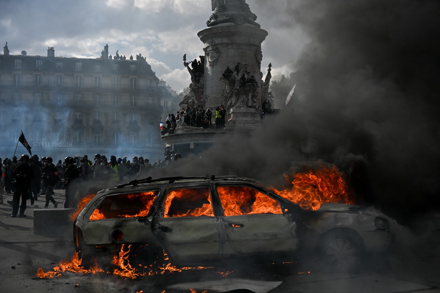 Violențe masive în Franța: Peste 1.200 de arestări și clădiri istorice distruse în urma protestelor