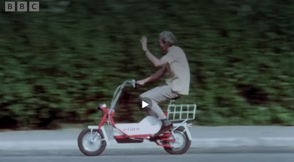 Mopedul electric românesc Elmo din anii '70 a fost testat de o emisiune britanică în București