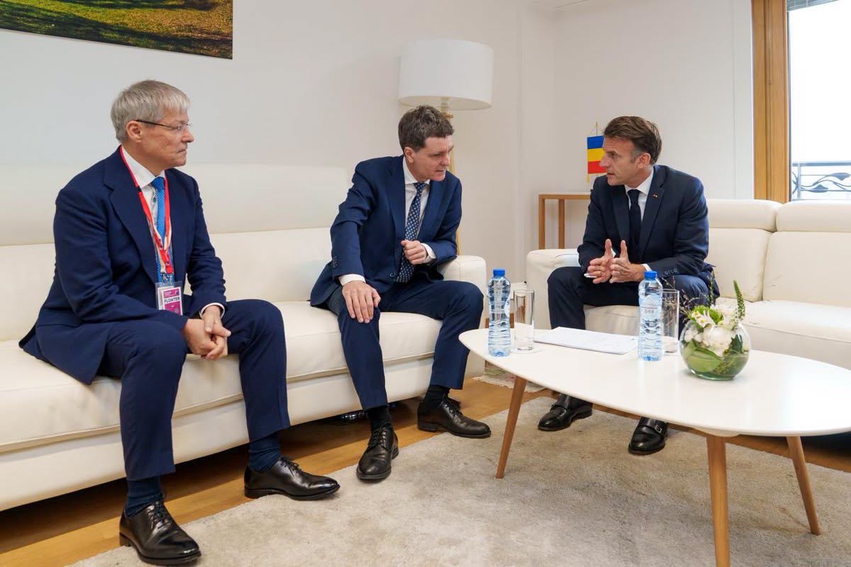 Dacian Cioloș a fost eliminat din fotografia oficială a întâlnirii dintre Nicușor Dan și Emmanuel Macron