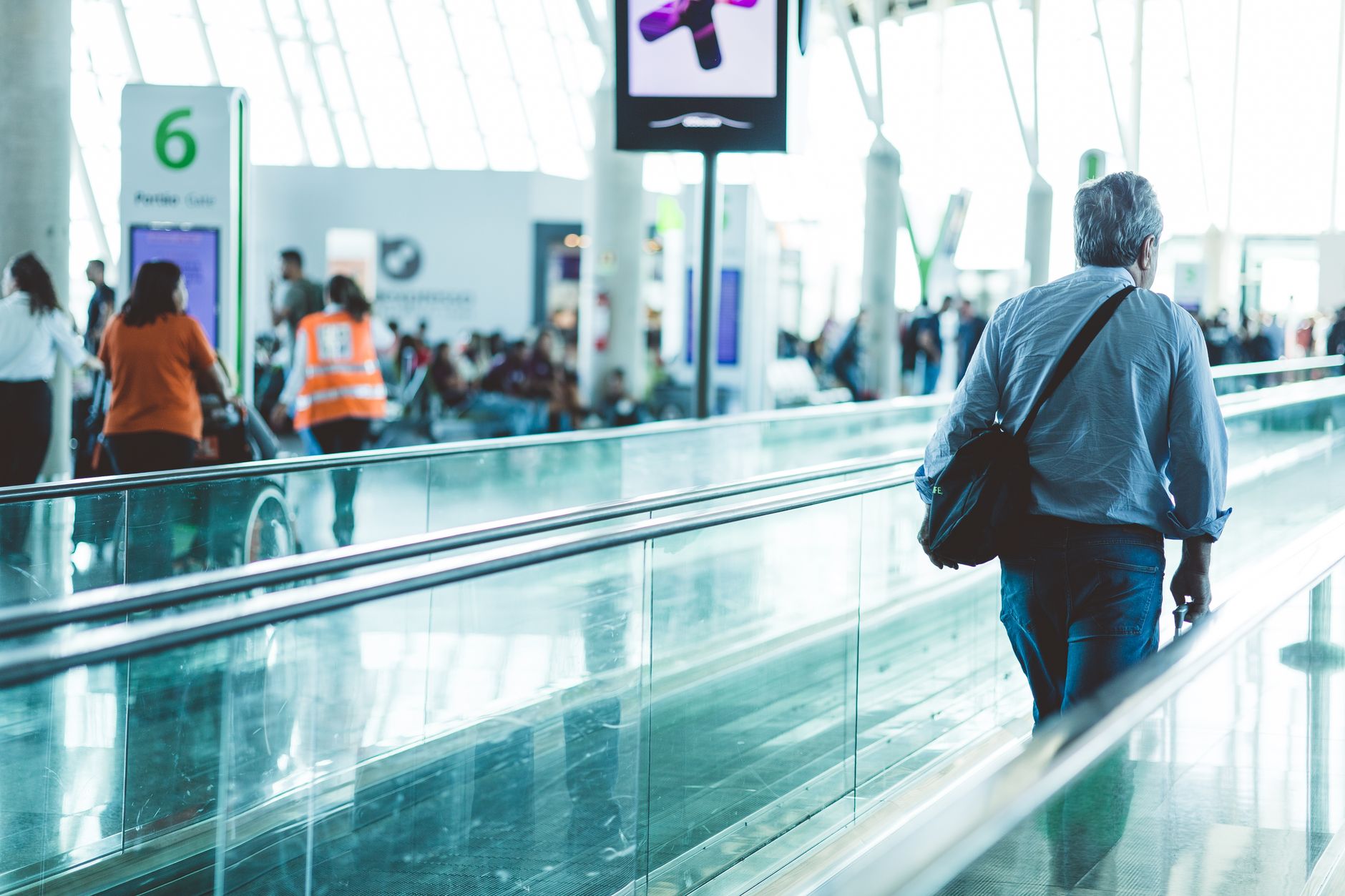 Incidente de securitate pe aeroporturi în Germania și Lituania: gard străpuns și obiect zburător misterios