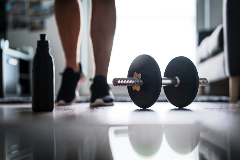 Google lansează Fitbit Edge, o brățară premium pentru fitness și monitorizarea sănătății
