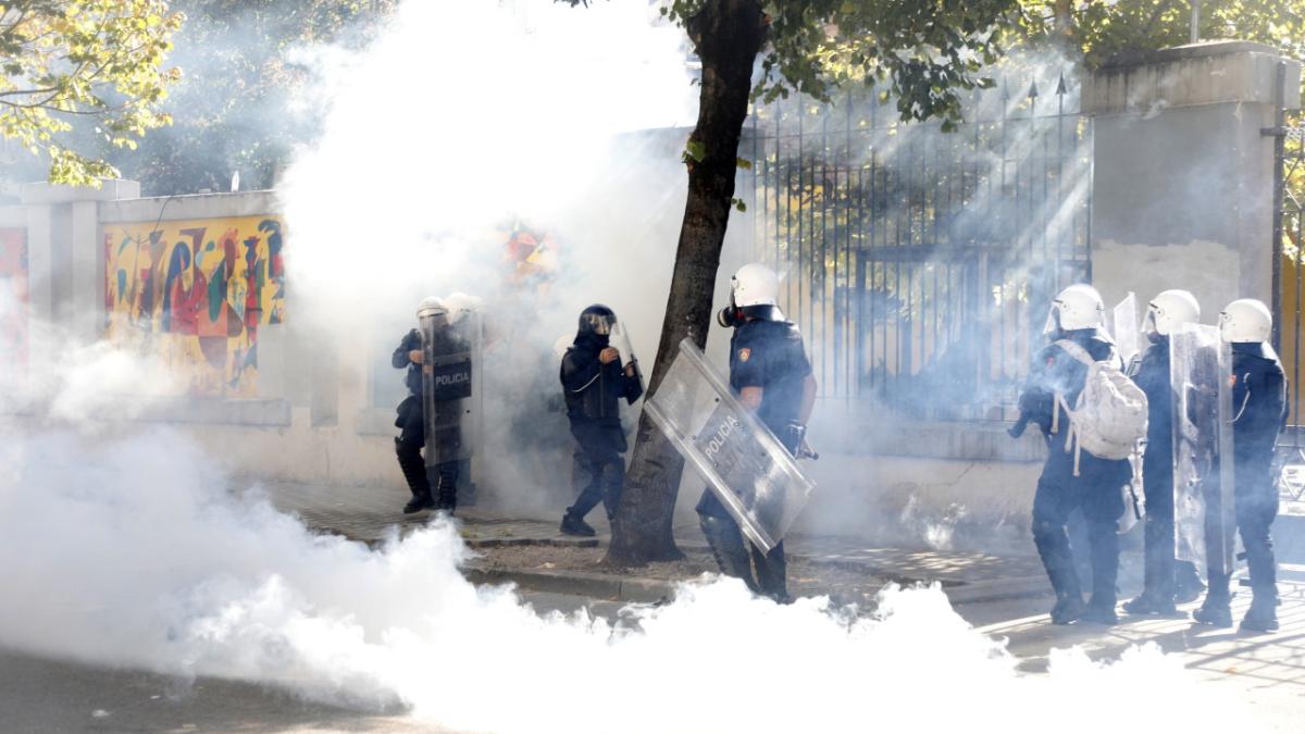 Albania, în a șasea zi de revolte: Forțele speciale au folosit gloanțe de cauciuc împotriva manifestanților