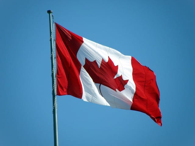 Tragedie în Canada: Cel puțin șapte morți în urma unui incendiu violent la o bază militară din Alberta