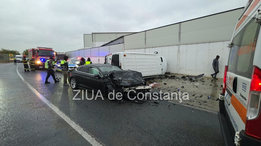 Accident grav pe DN 22 în județul Constanța: 9 persoane rănite după coliziunea dintre un microbuz și o mașină