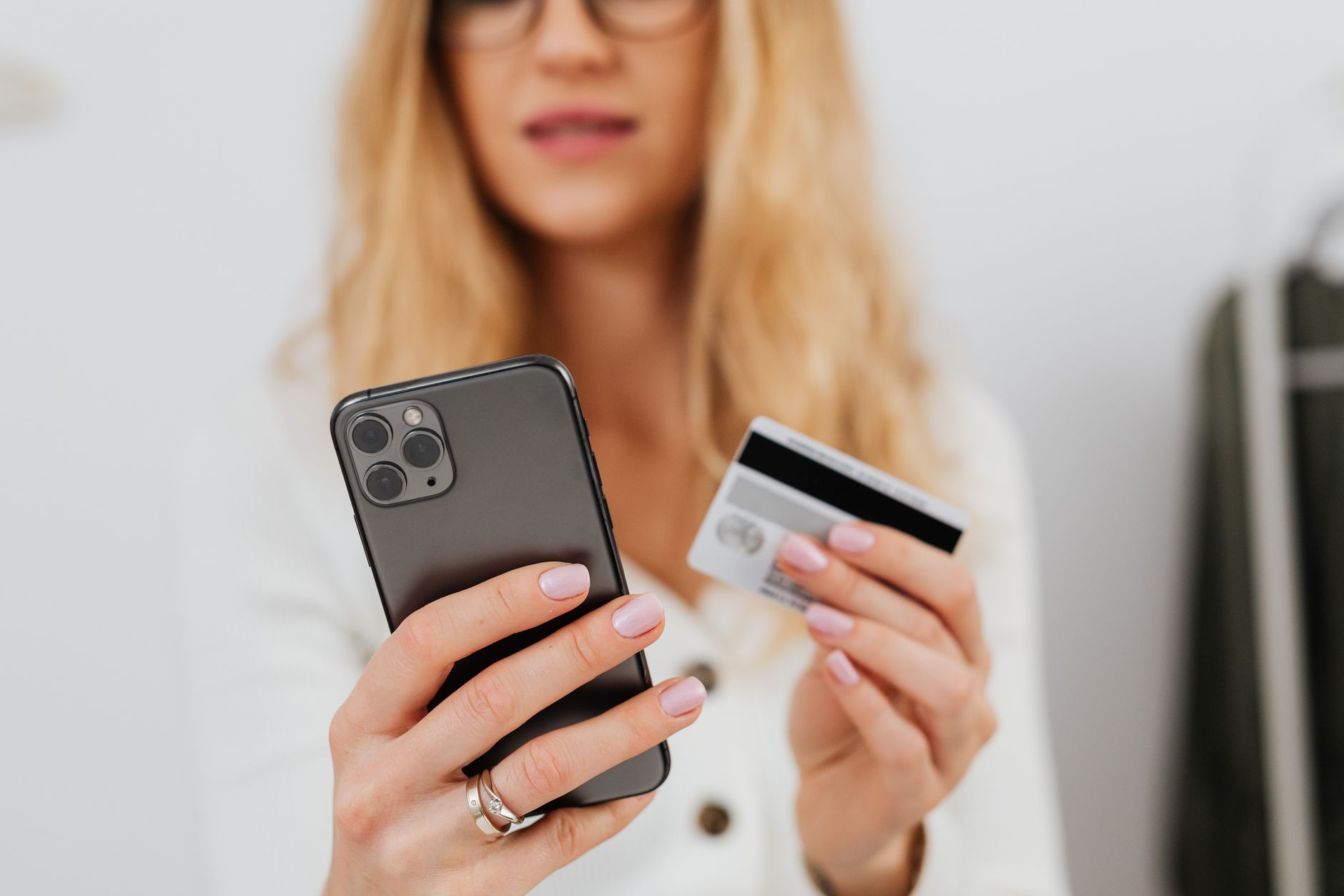 Aircash lansează carduri virtuale Mastercard gratuite pentru plăți online și contactless
