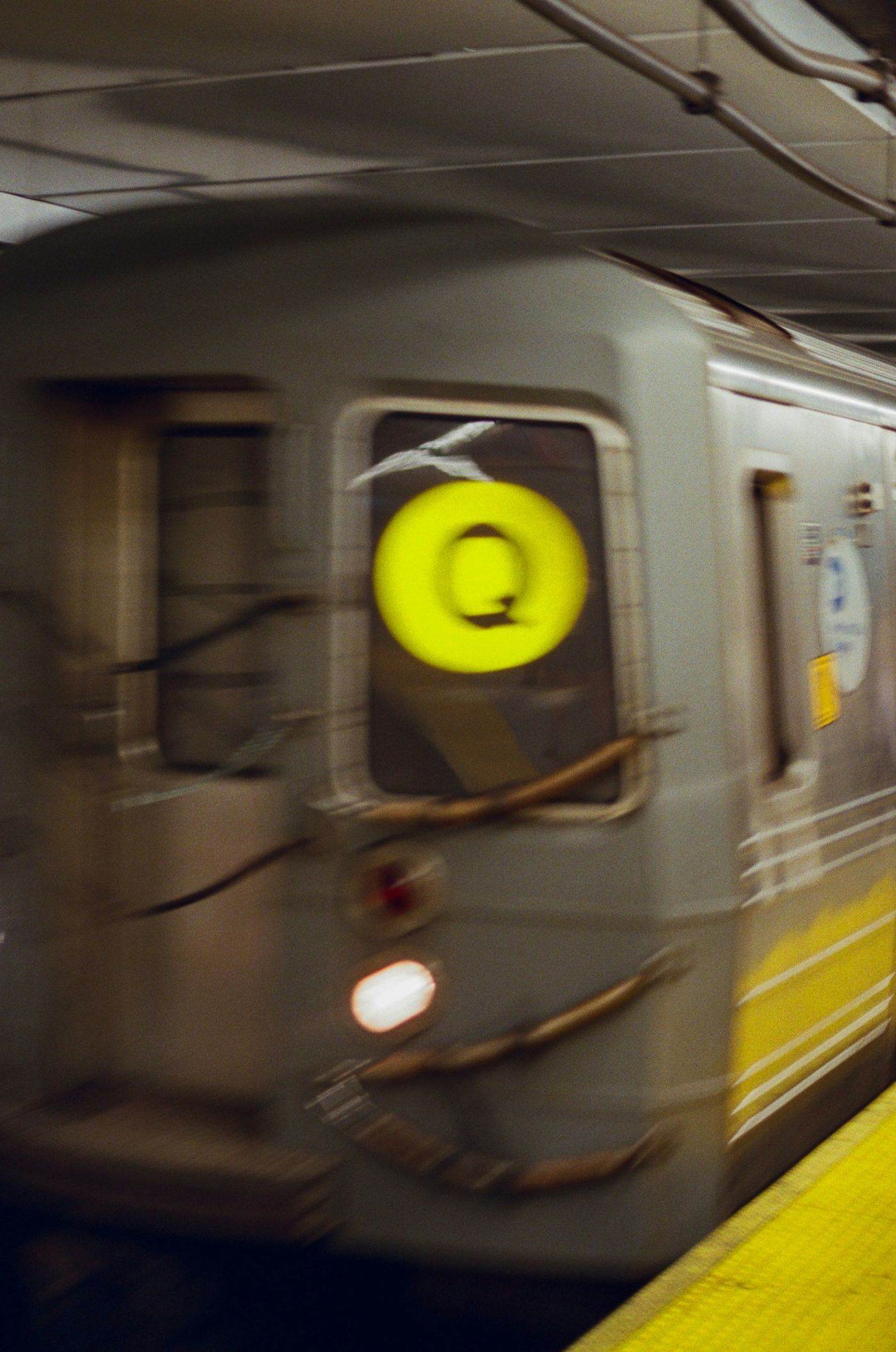 Circulația pe Magistrala 2 a metroului a fost reluată după un incident la stația Constantin Brâncoveanu