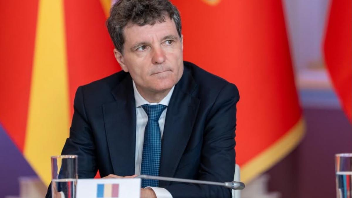 Nicușor Dan avertizează asupra manipulării online: „A devenit extrem de ieftin să plătești o mie de voci”