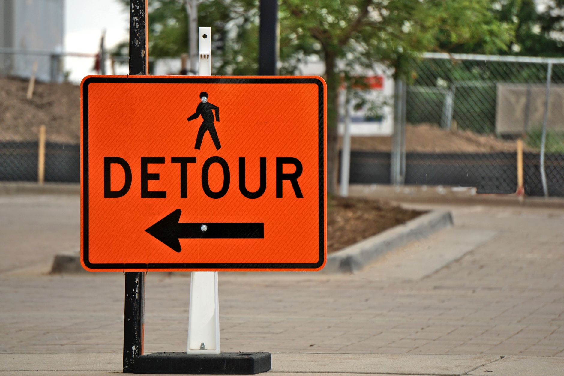 Restricții de trafic pe un bulevard din București după surparea carosabilului