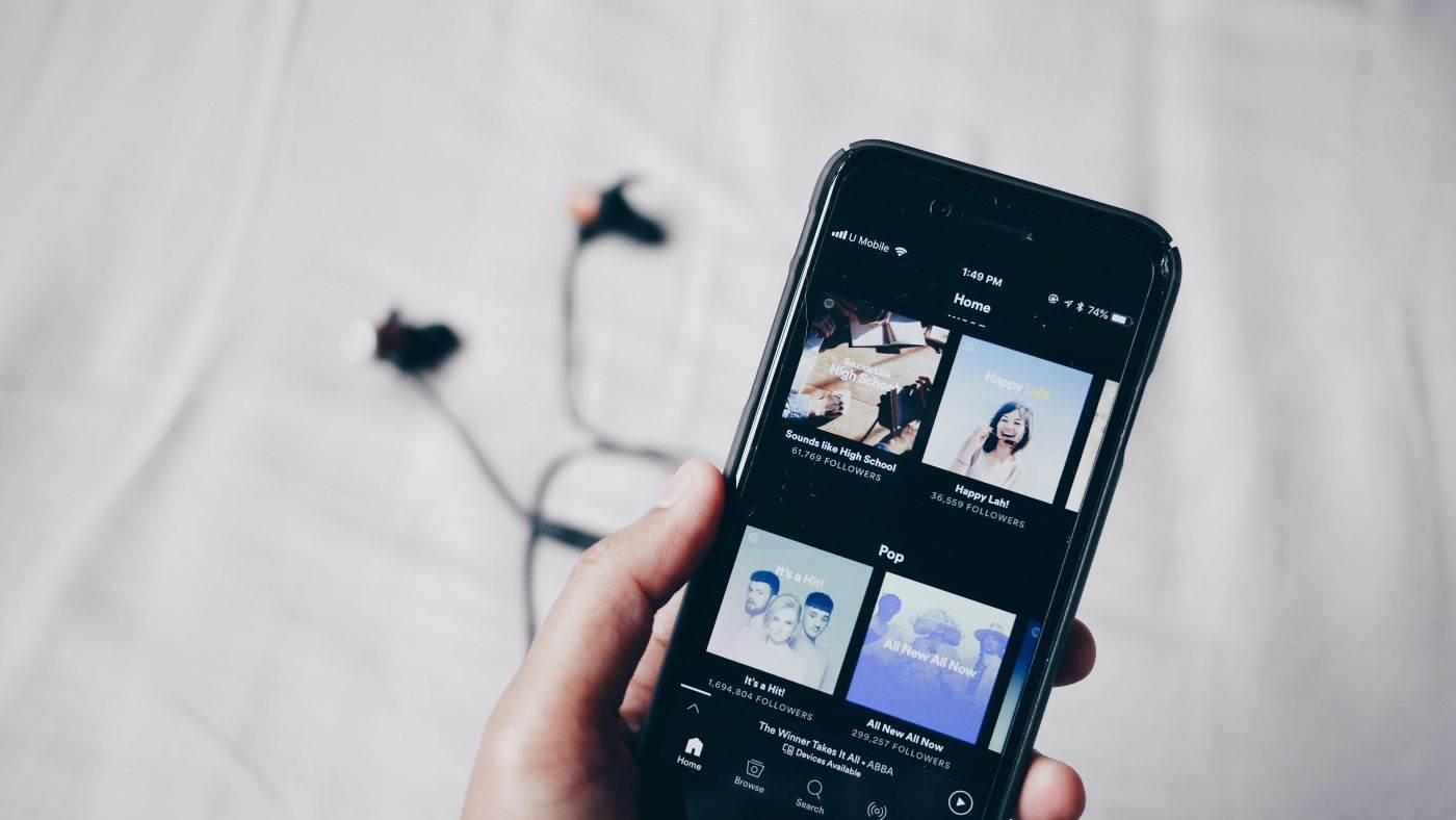 Spotify a eliminat peste 50 de milioane de melodii generate de inteligență artificială