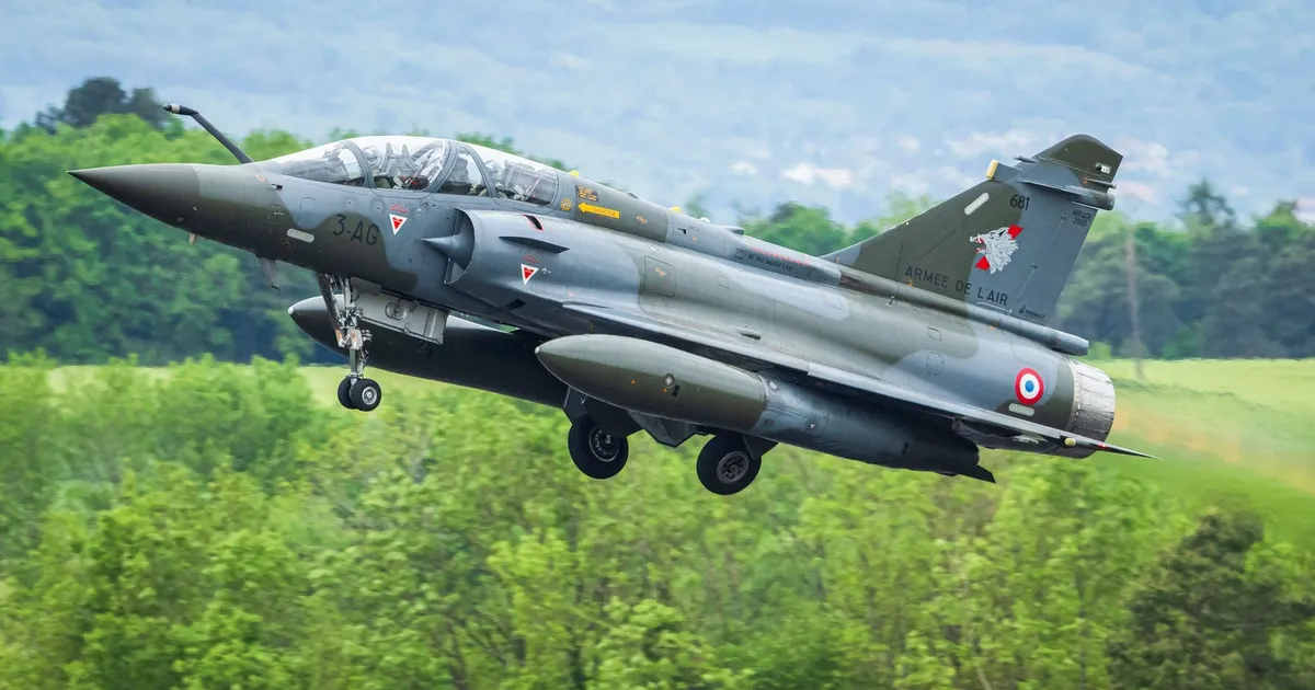 Tragedie în Franța: Un avion de vânătoare Mirage 2000D s-a prăbușit lângă Nancy