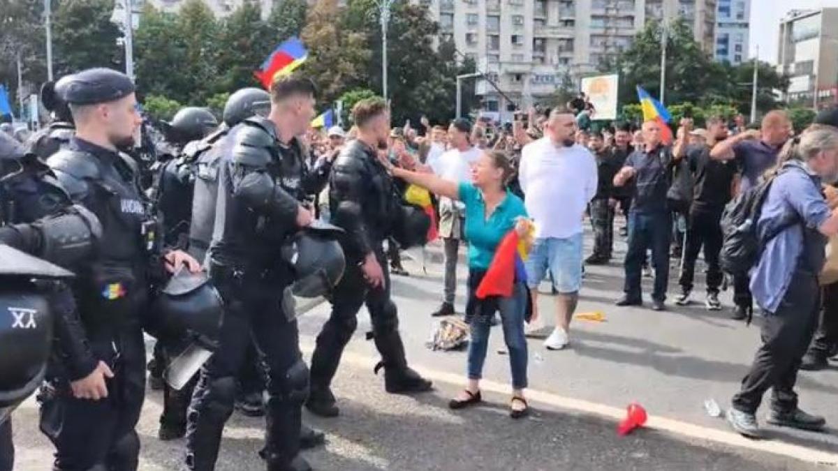 Bilanțul reținerilor după violențele din Piața Victoriei: 5 persoane au fost puse sub arest