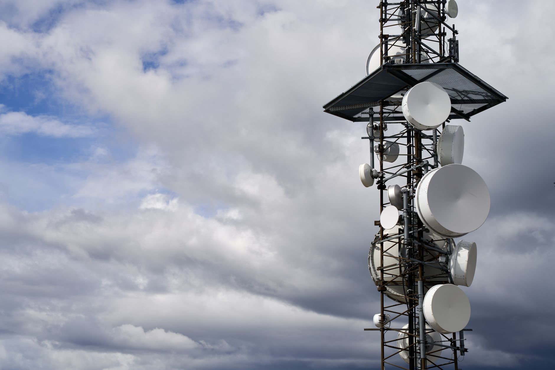Operatorii europi de telecomunicații vor să creeze o alternativă la Starlink pentru comunicații prin satelit