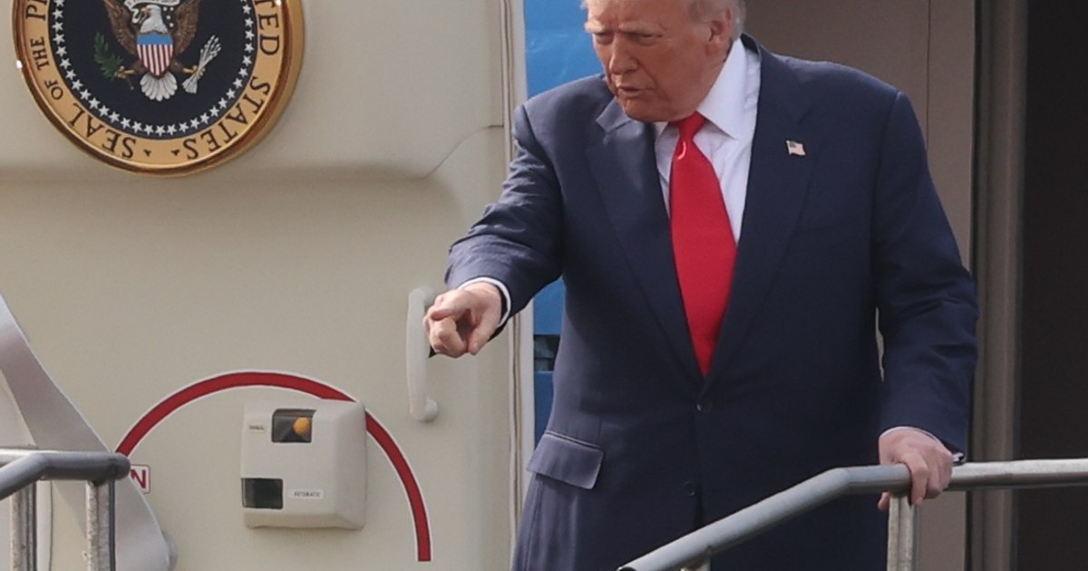 Jurnalistul The Independent, Andrew Feinberg, a fost exclus din grupul de presă care îl însoțește pe Donald Trump