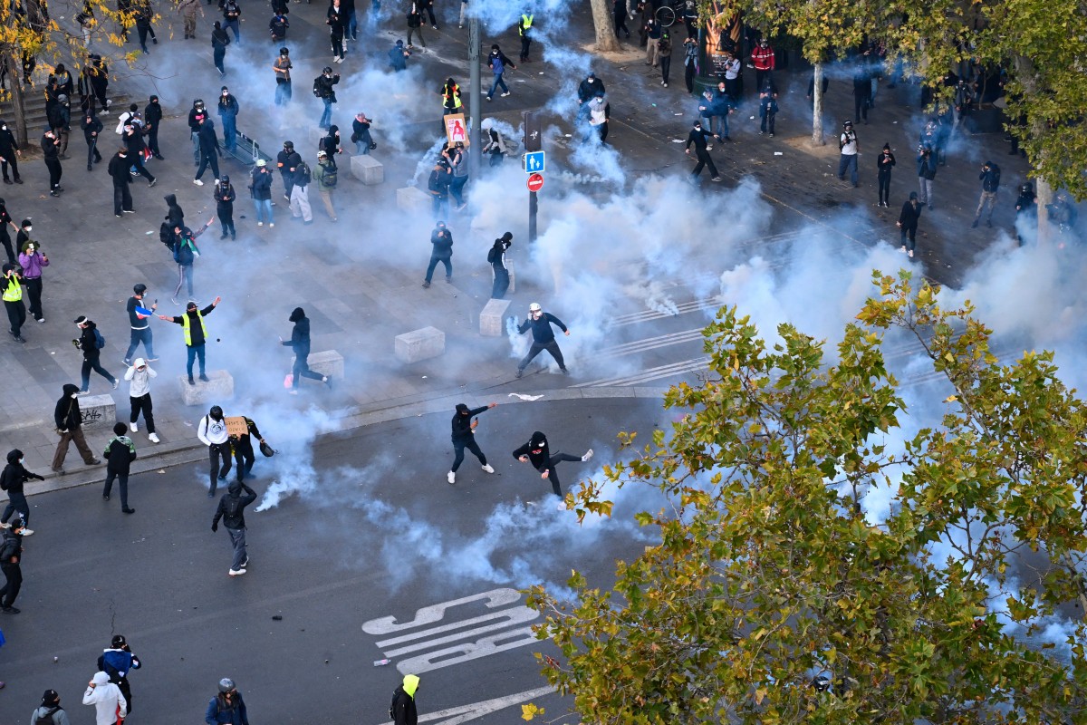 Franța se pregătește pentru un nou weekend de proteste masive și riscuri de jafuri în marile orașe