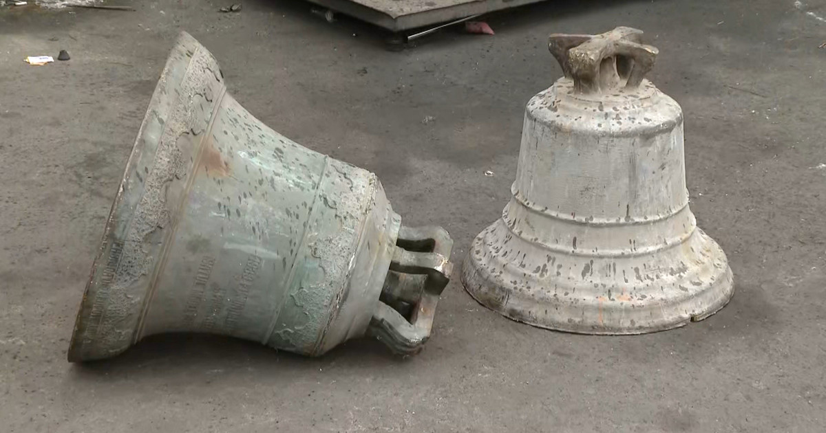 Obiecte de cult și clopote vechi au fost descoperite printre deșeuri în Ilfov