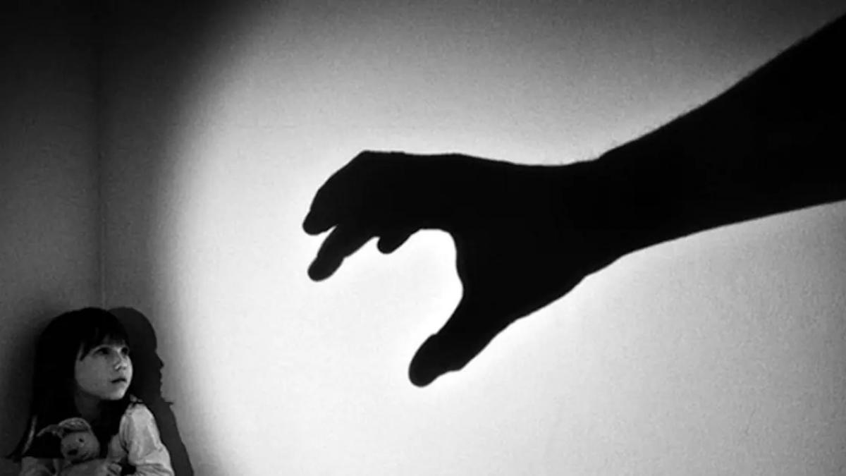 Un preot de 47 de ani din Iași a fost arestat preventiv pentru agresiuni sexuale asupra unor minori