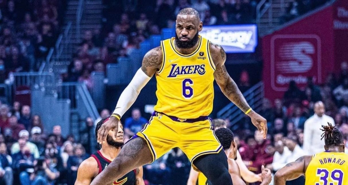 Donald Trump îl critică pe LeBron James pentru comportamentul de la imnul național, iar vedeta NBA îl ignoră