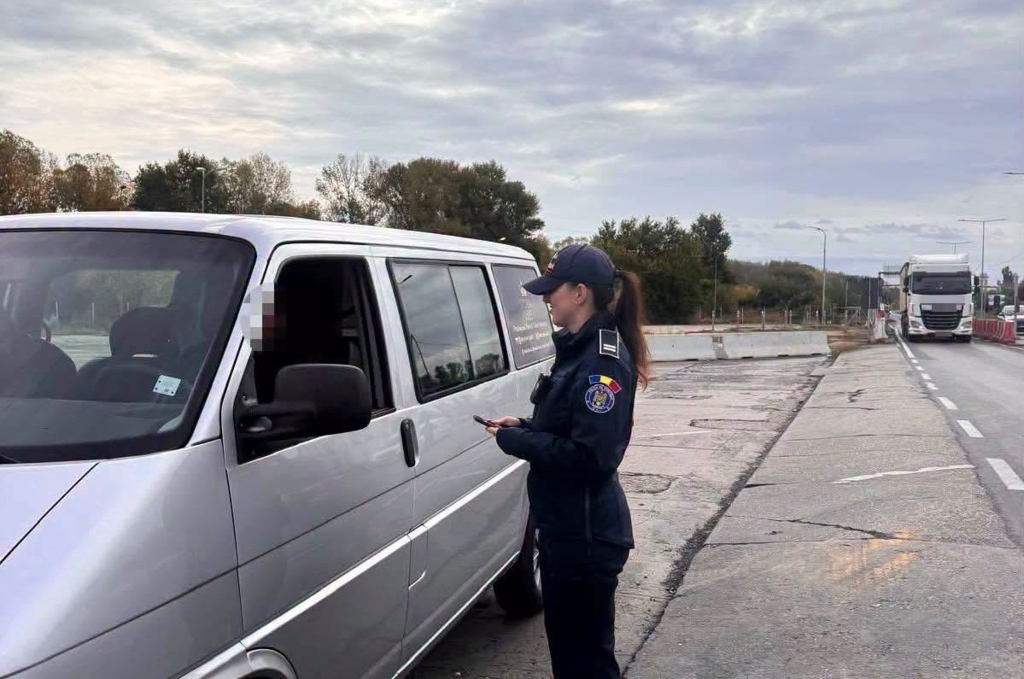 Confiscate 24 de drone de peste un milion de lei într-o autoutilitară bulgară lângă podul Calafat-Vidin