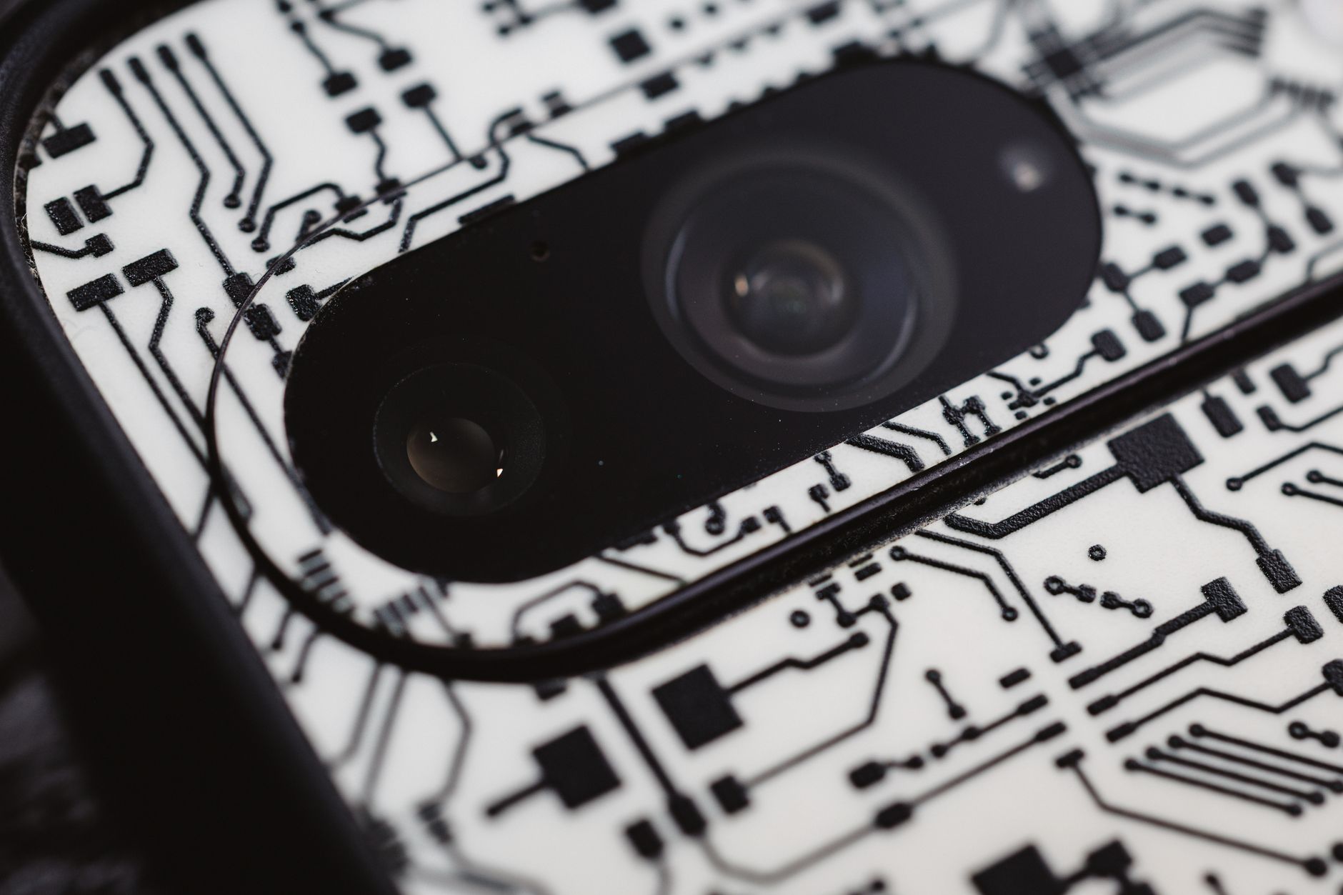 OPPO lansează în România seria Find X10, cu sistem de camere Triple 200MP și tehnologie Hasselblad