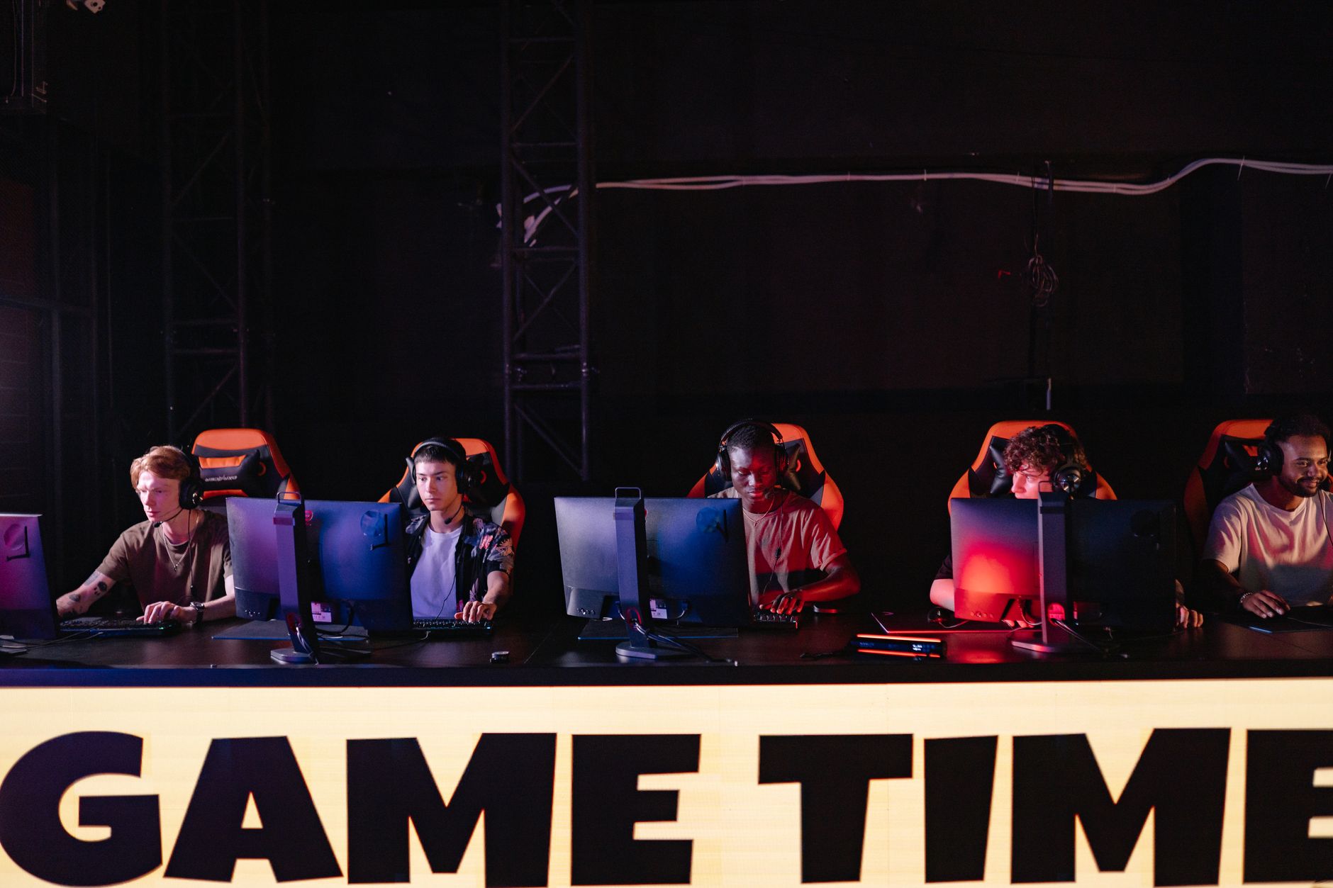 Ciprian Ciucu participă la Bucharest Gaming Week pentru a discuta despre rolul industriei de gaming în București