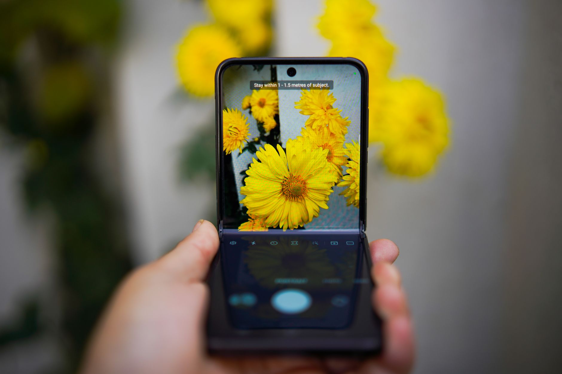 Apple a lansat iPhone Duo, primul telefon pliabil, la un preț de aproximativ 2.000 de dolari