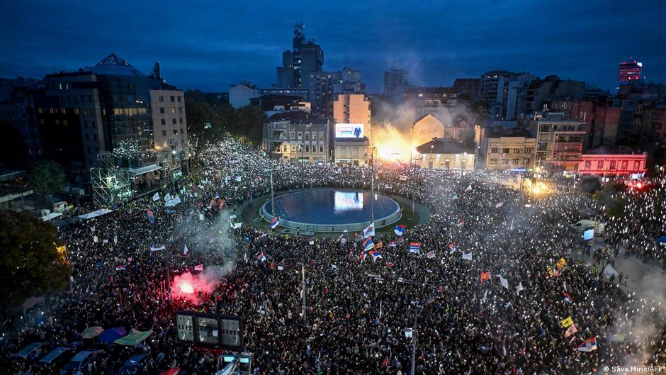 Serbia se pregătește de alegeri parlamentare: mișcarea studenților provoacă Partidul Progresist Sârb