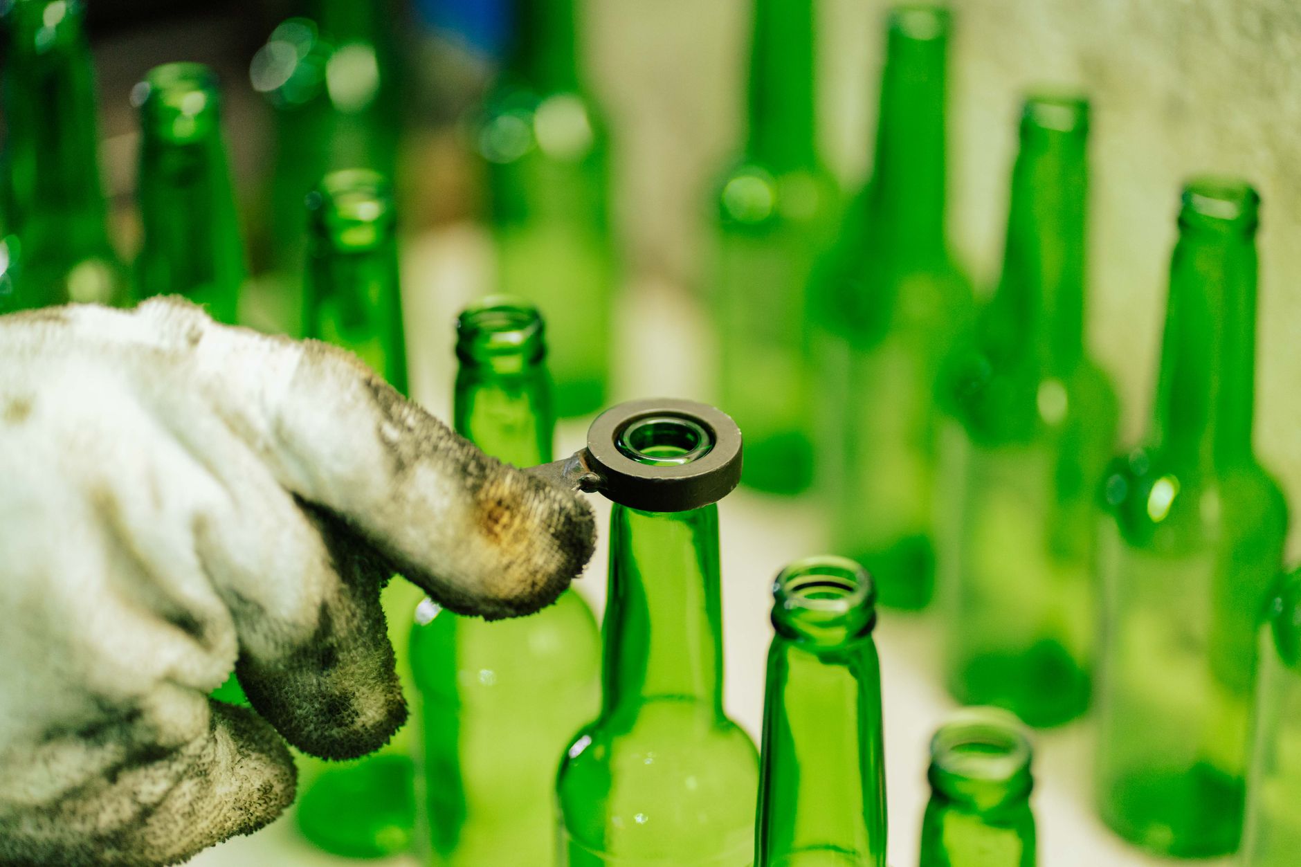 Inovații tehnologice în Europa: transformarea deșeurilor în materiale de construcții și plastic biodegradabil