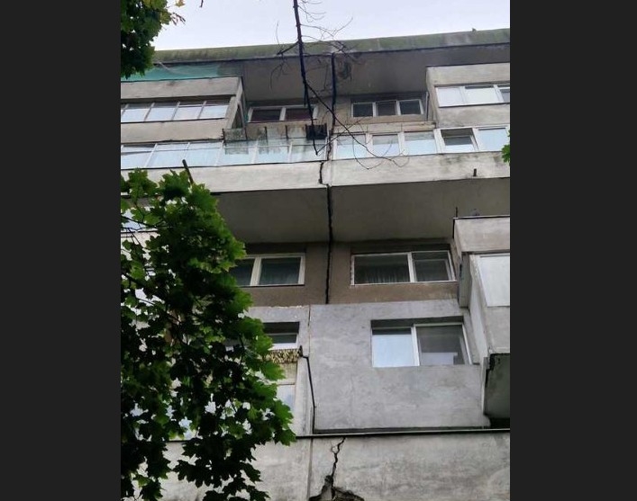 Reuniune de urgență la București după evacuarea unui bloc din Drumul Taberei din cauza unor crăpături