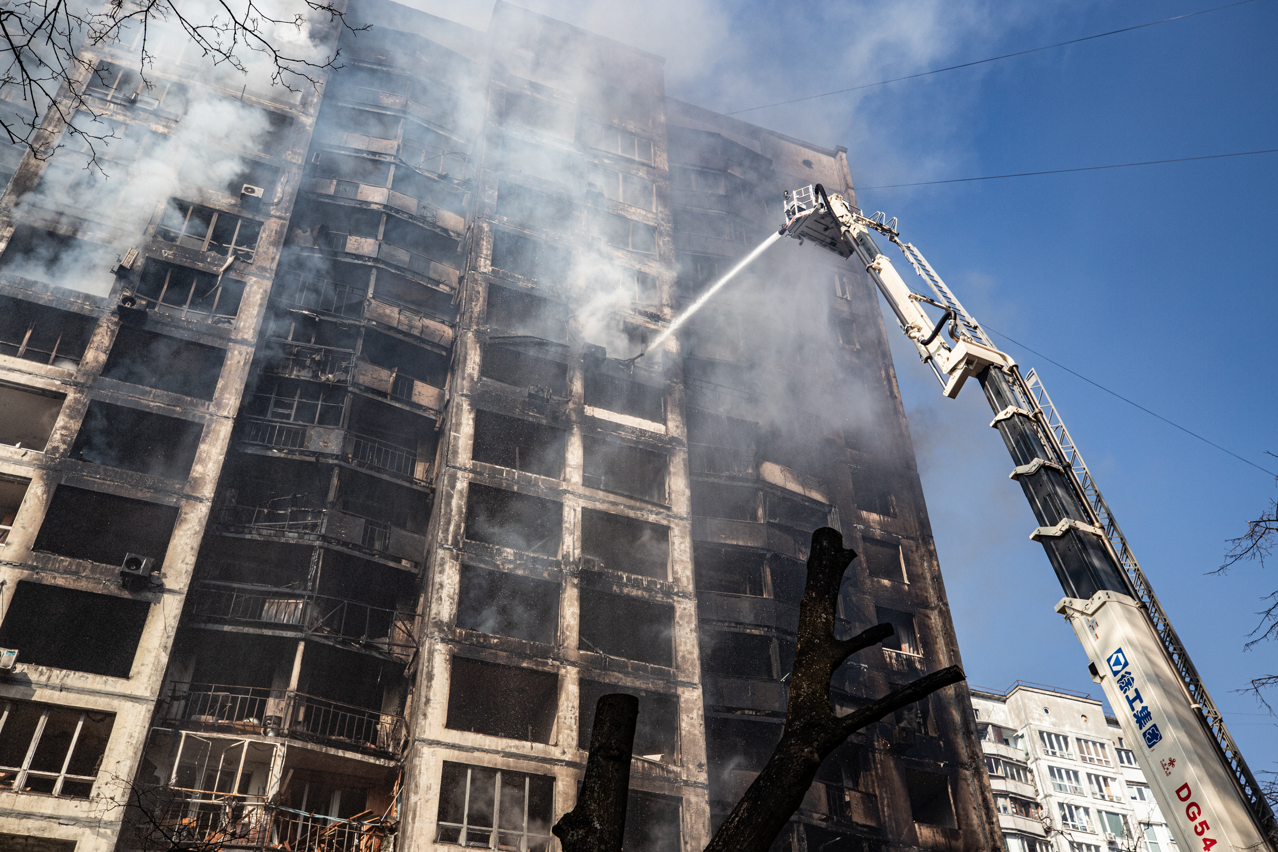Evacuare de urgență într-un bloc din Sectorul 6 după constatărea unor fisuri și mișcări ale fațadei