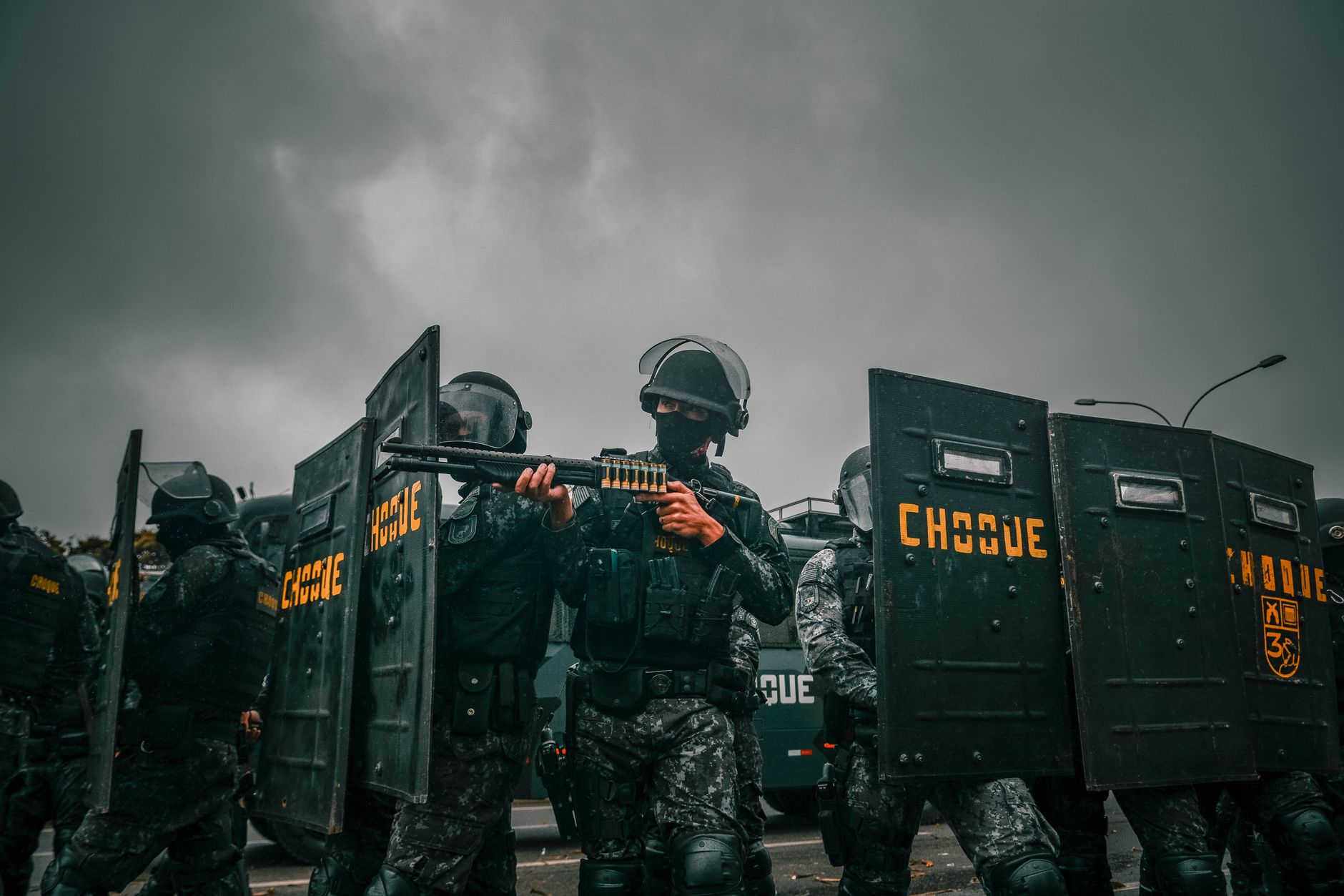 Franța sub alertă: 70.000 de polițiști mobilizați pentru a preveni violențele în timpul protestelor