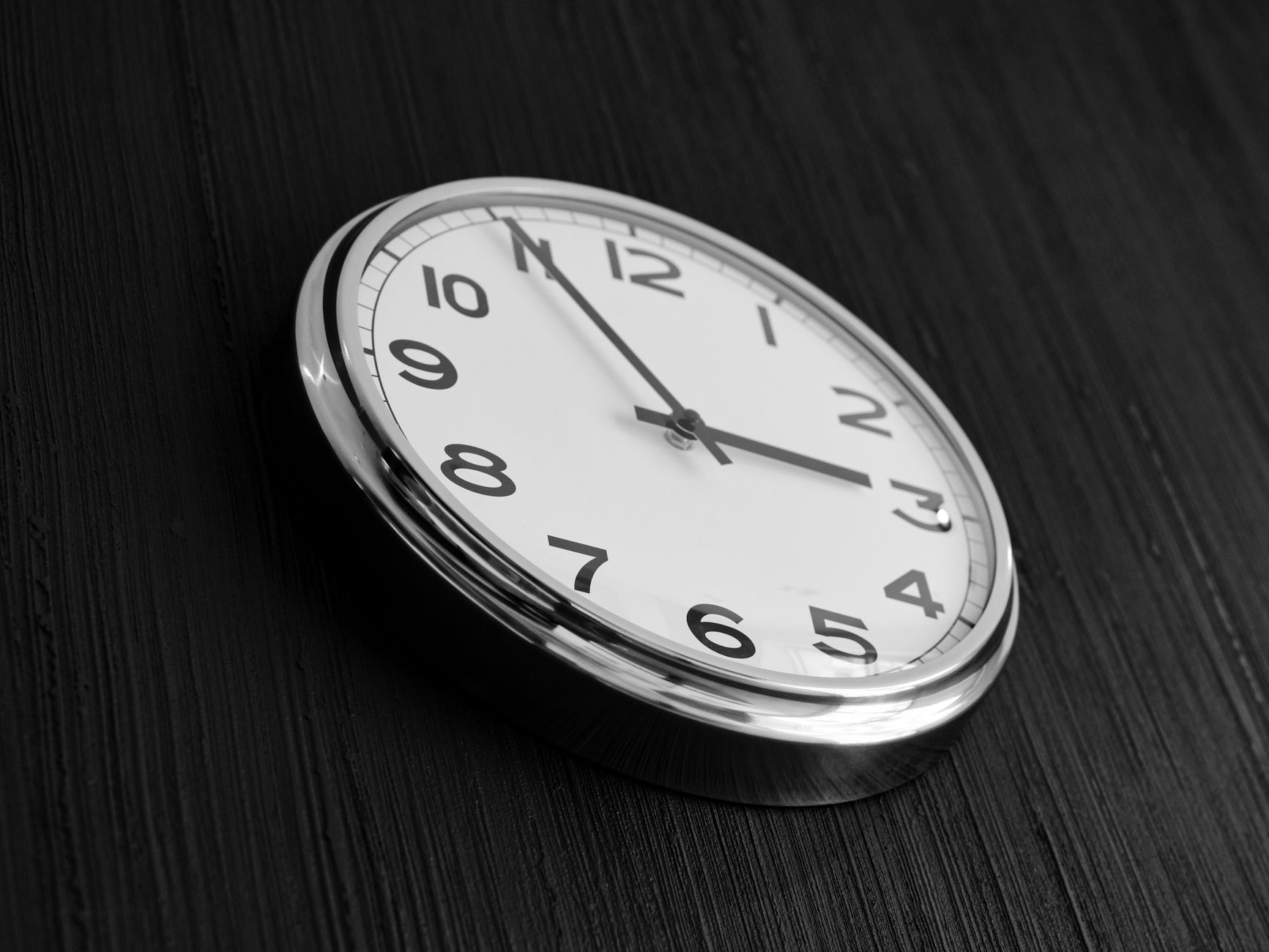 România trece la ora de iarnă în weekendul de 25 octombrie. Ce se schimbă la ceasuri