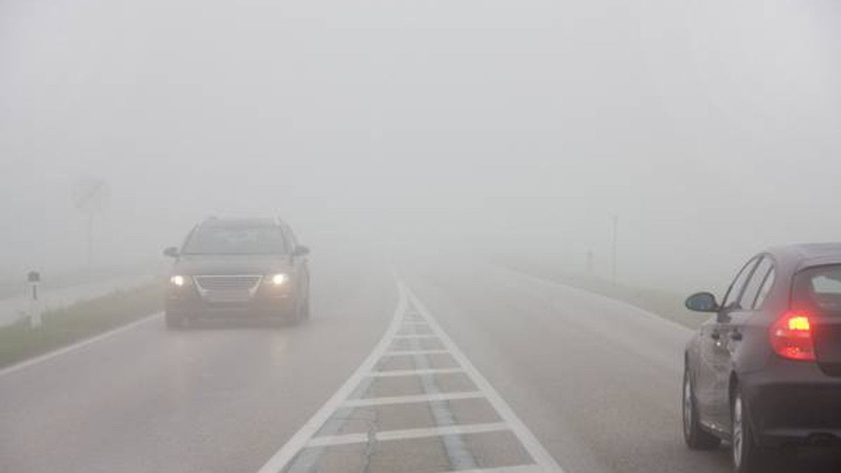 Ceață densă în 29 de județe: vizibilitate extrem de scăzută pe mai multe autostrăzi din România