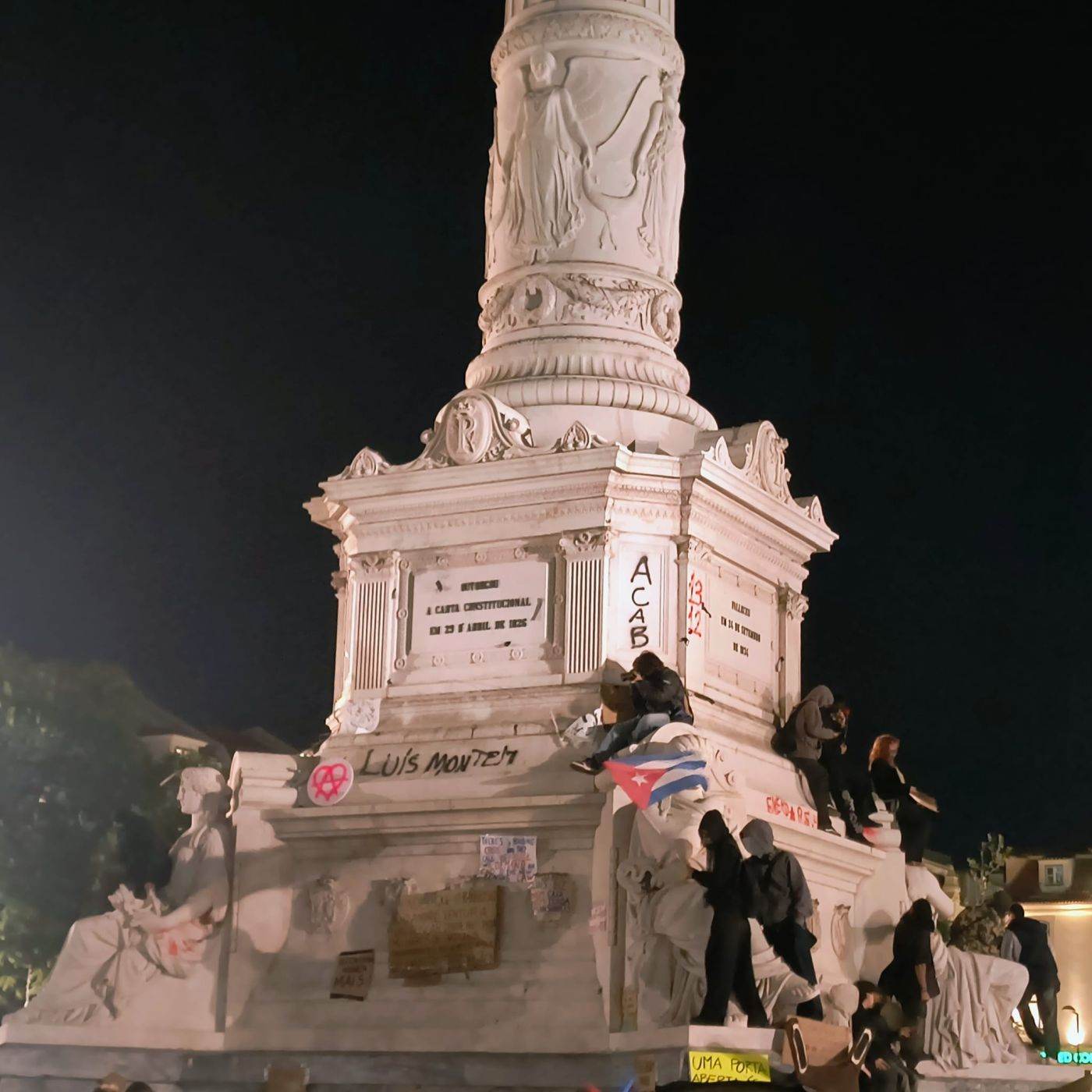 Sute de manifestanți au mărșăluit la Lisabona pentru locuințe decente și măsuri împotriva speculei