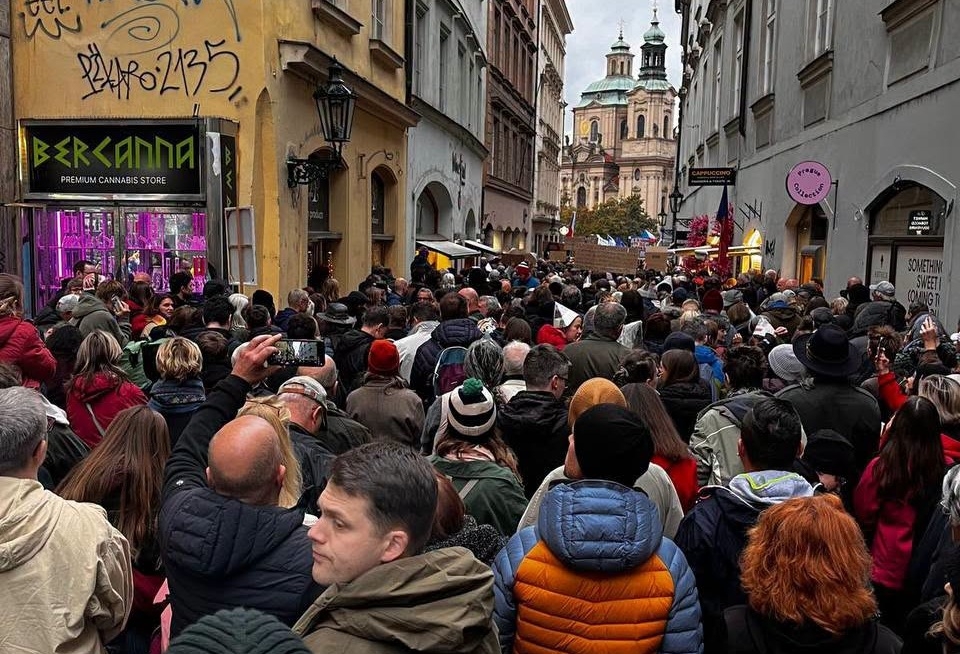 Proteste masive în Praga după proiectul de reformă care vizează finanțarea presei publice în Cehia