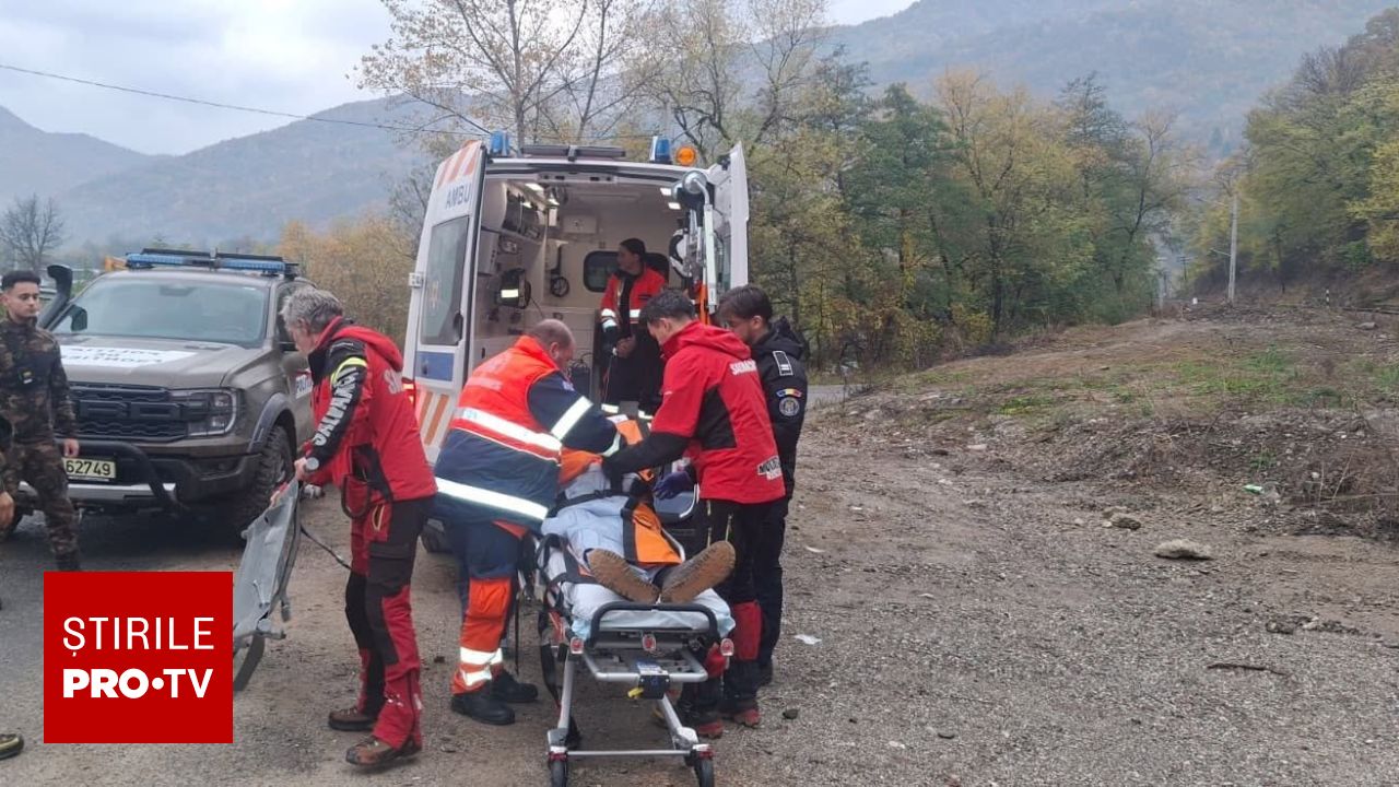 Doi cetățeni ucraineni au fost salvați de Salvamont după ce au traversat râul Tisa înot