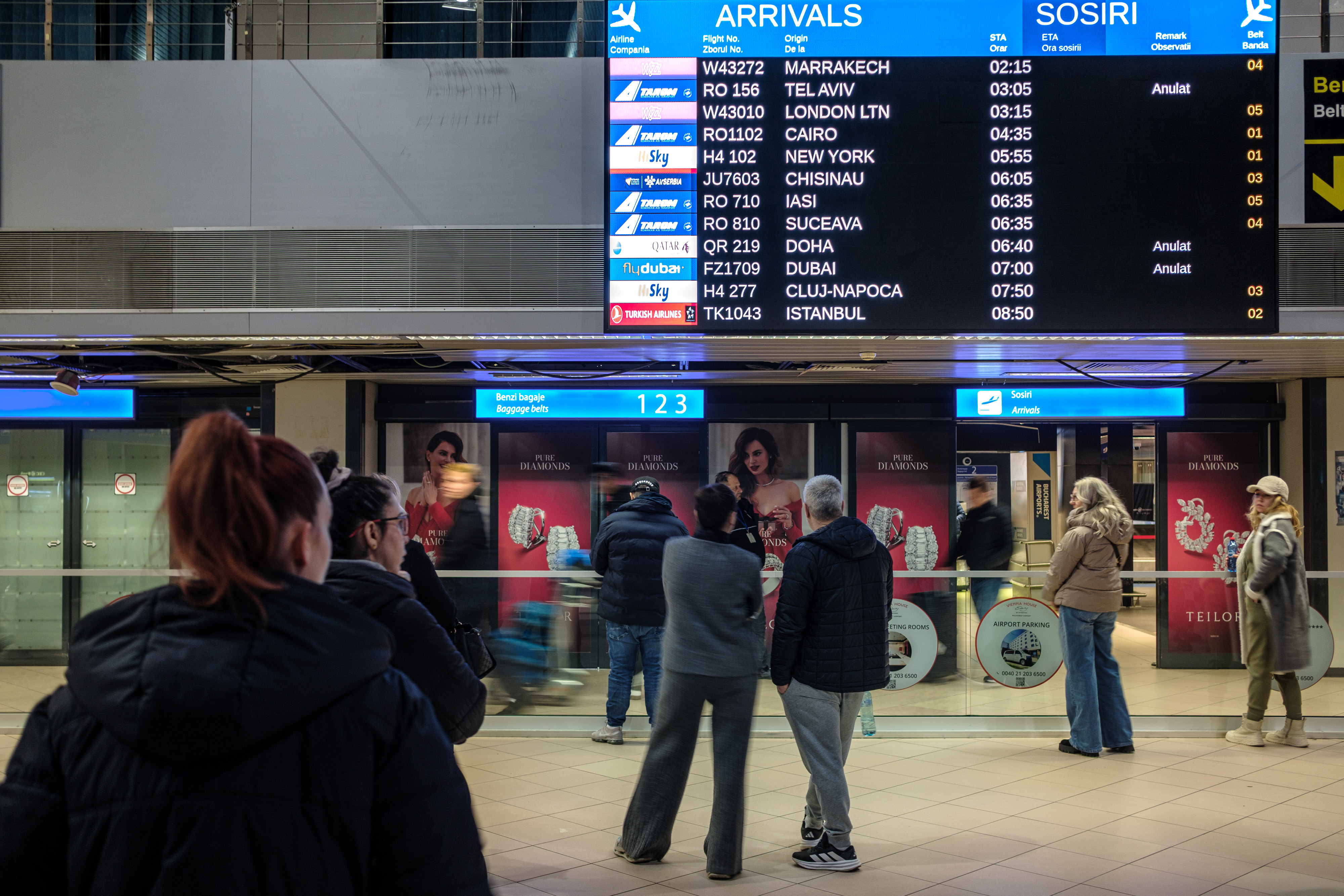 Autoritatea Vamală Română investighează dispariția a 700.000 de euro confiscați pe Aeroportul Henri Coandă
