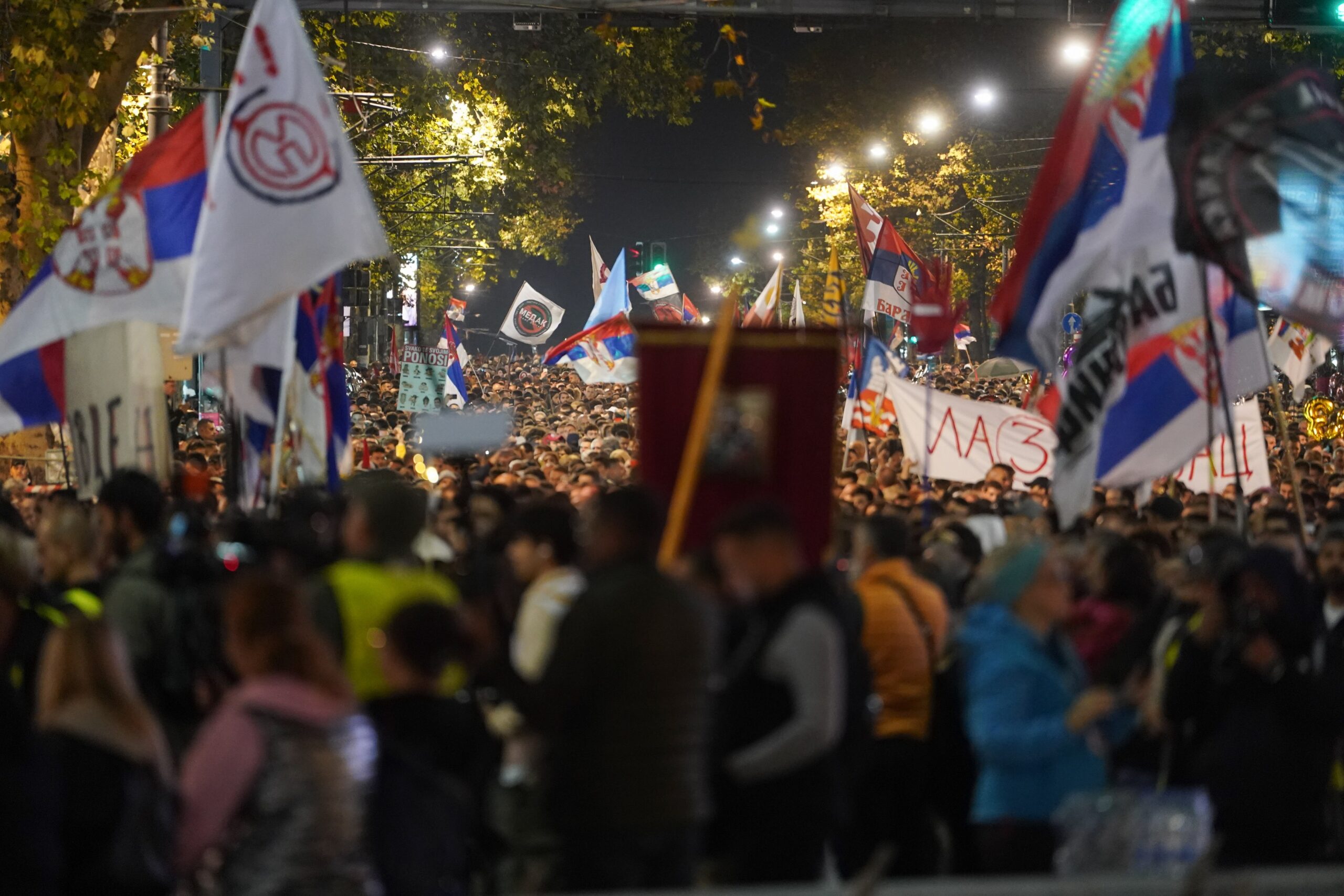 Victoria mișcării studențești în Serbia: Aleksandar Vucic a pierdut puterea în urma scrutinului electoral