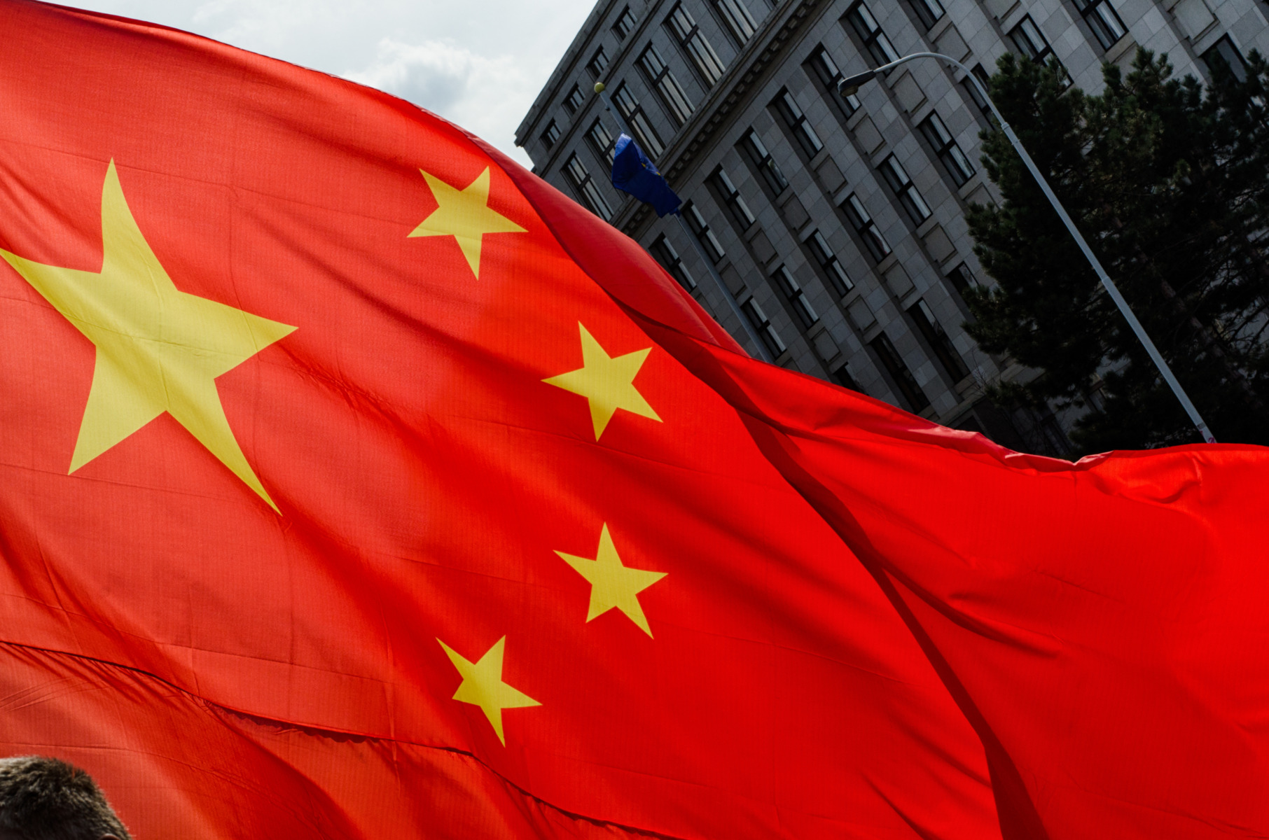Bula inteligenței artificiale se sparge în China: companiile tehnologice au pierdut 480 de miliarde de dolari