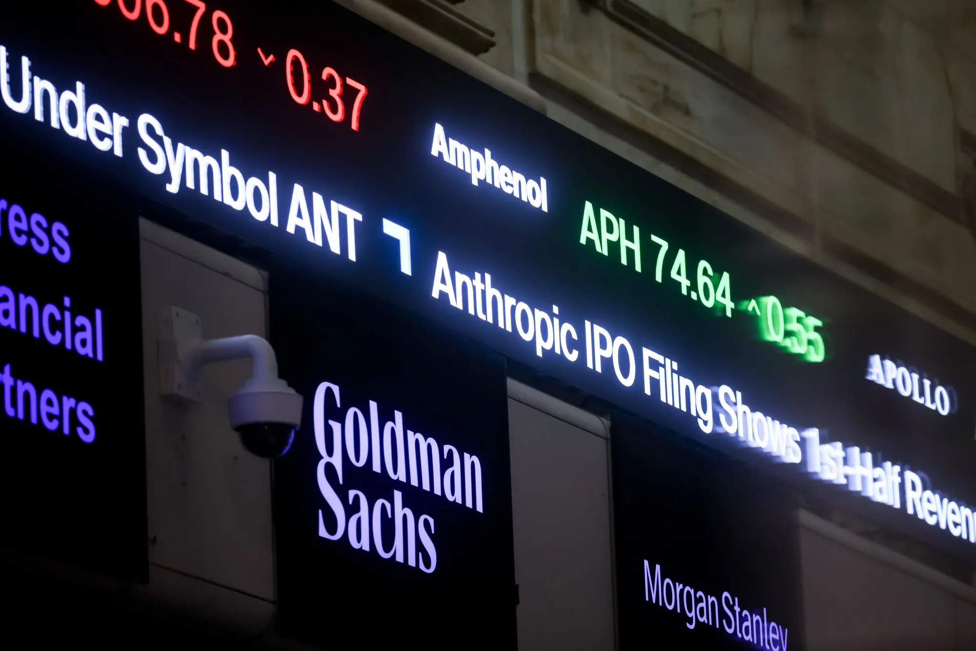 Anthropic se pregătește de listarea pe Nasdaq: venituri explozive și pierderi de miliarde de dolari
