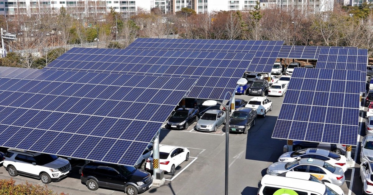 Energia solară a depășit producția nucleară la nivel mondial, conform datelor Ember